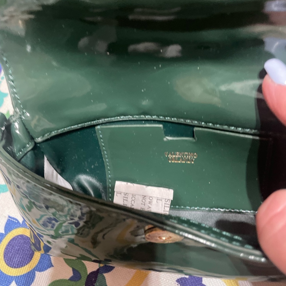 New Valentino Orlandi patent leather crossbody chain bag stunning !! 🌺 - Picture 4 of 10
